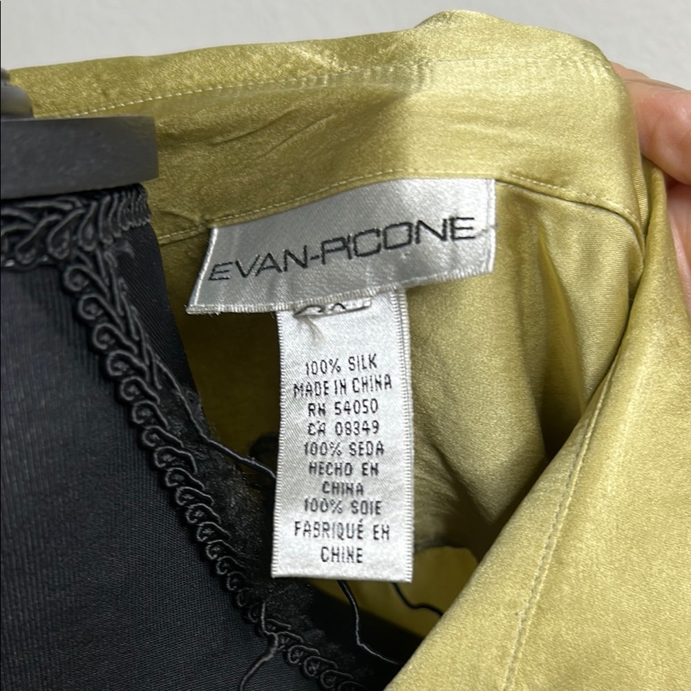 Evan Picone SILK light olive green long sleeve Blouse - Picture 6 of 11